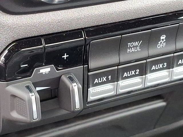 Used 2024 RAM 2500 Tradesman w/ Chrome Appearance Group AWD/4WD image 17