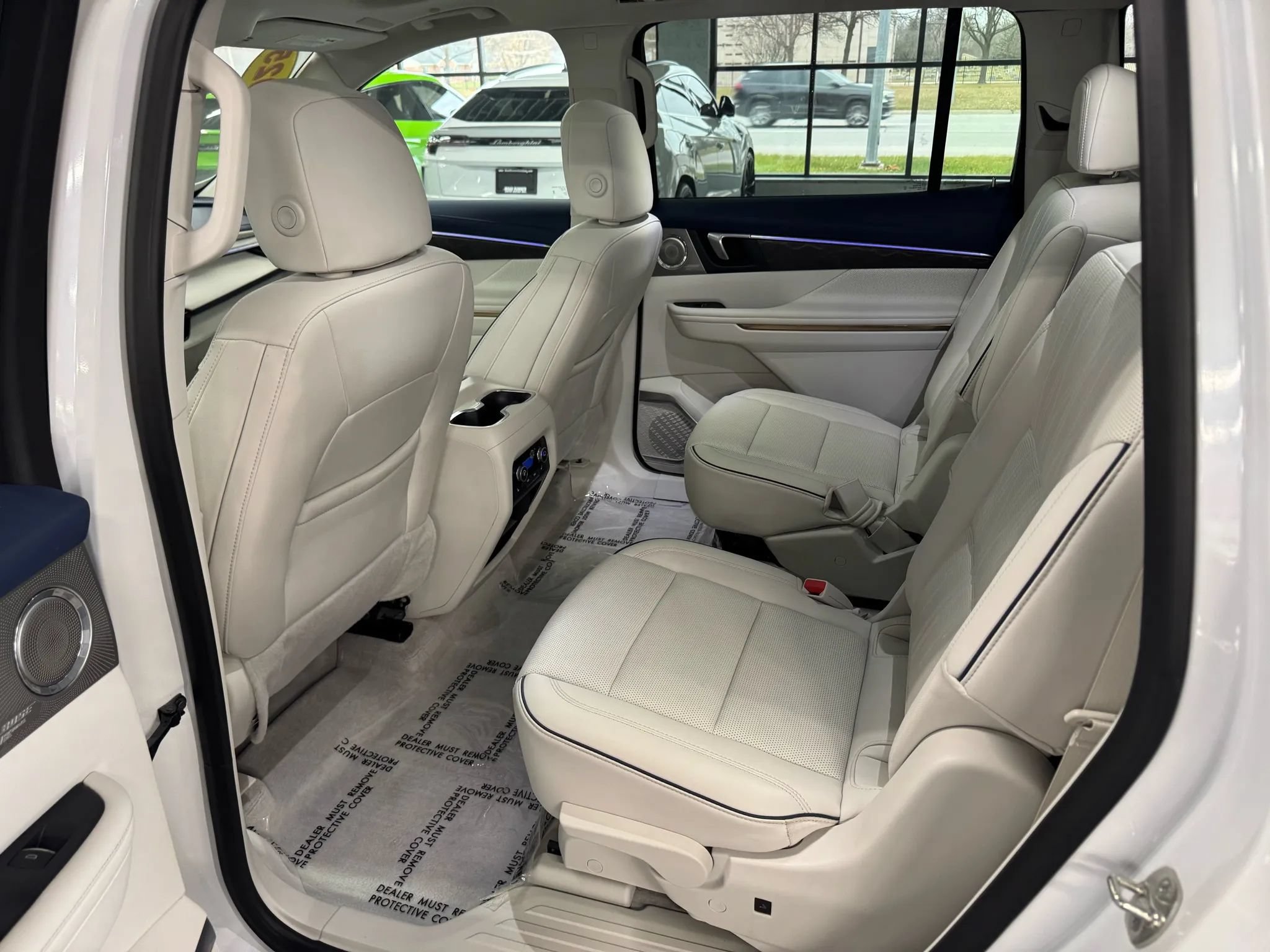 Used 2025 Buick Enclave Avenir w/ LPO, Floor Liner Package FWD image 25
