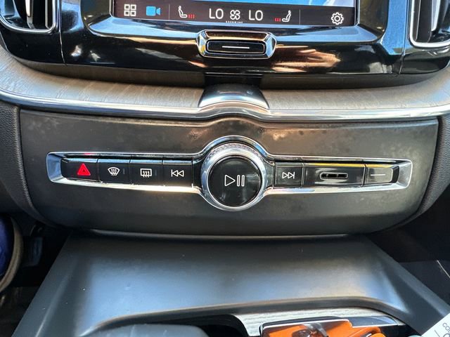 Used 2025 Volvo XC60 B5 Plus image 38