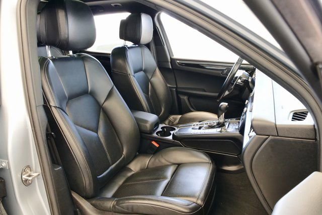 Used 2021 Porsche Macan image 16