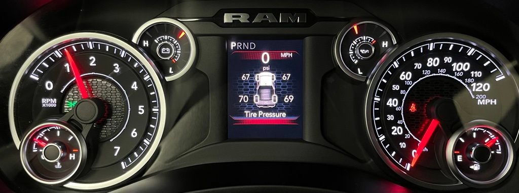 Used 2025 RAM 2500 Big Horn AWD/4WD image 28