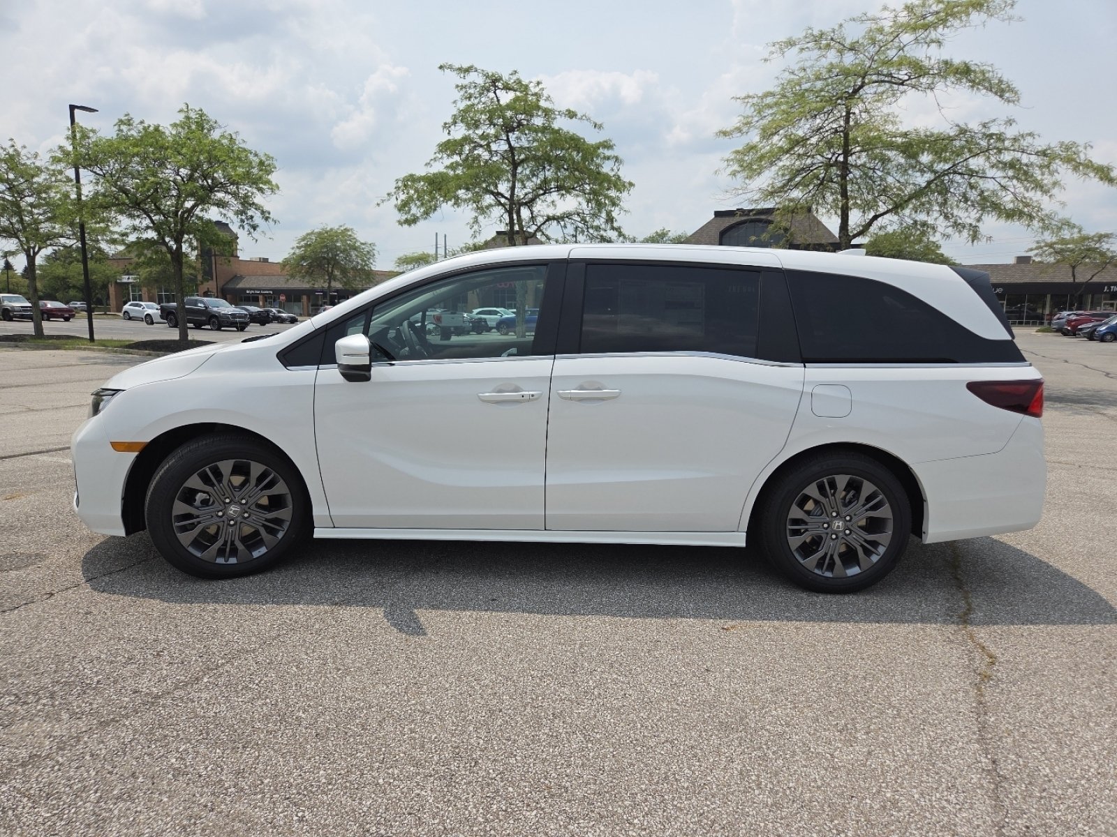 New 2026 Honda Odyssey Touring image 23