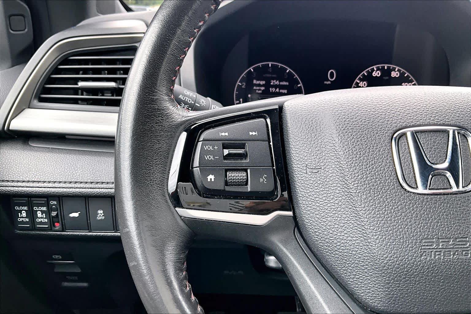 Used 2025 Honda Odyssey Sport-L image 24