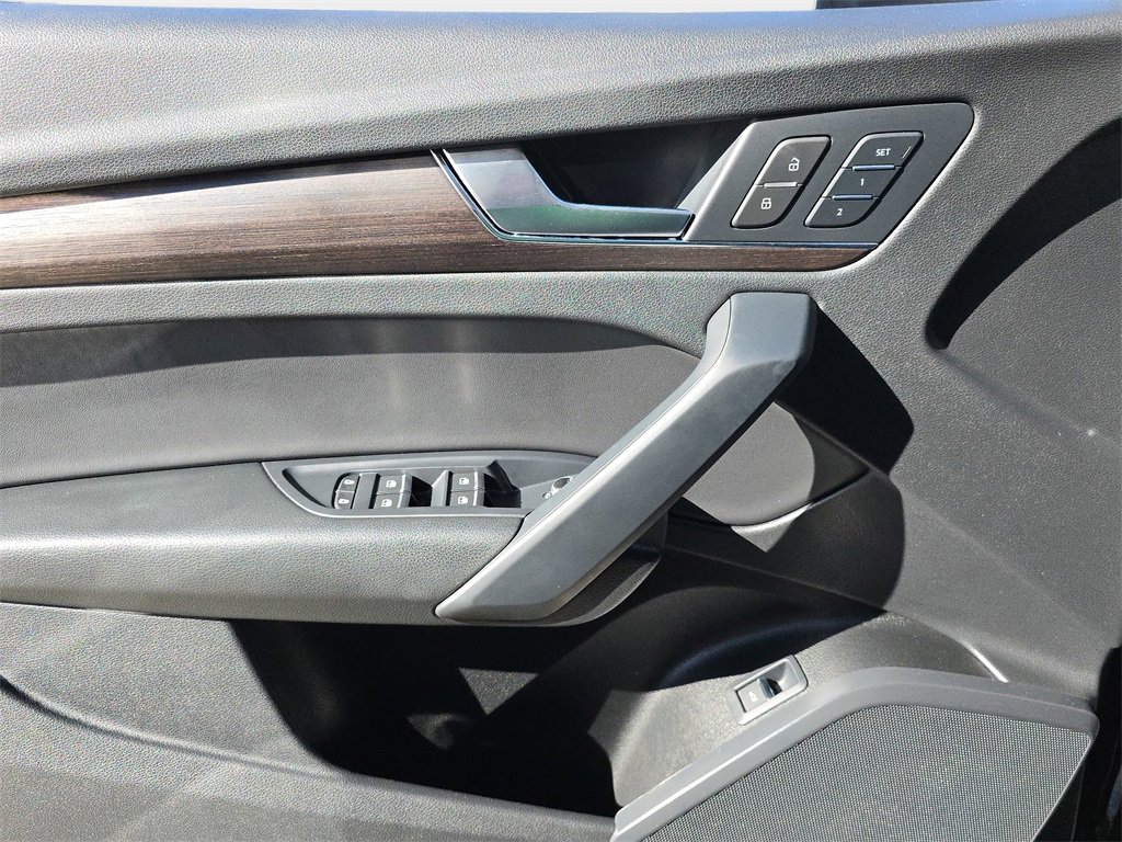 Used 2023 Audi Q5 2.0T Premium w/ Convenience Package image 22