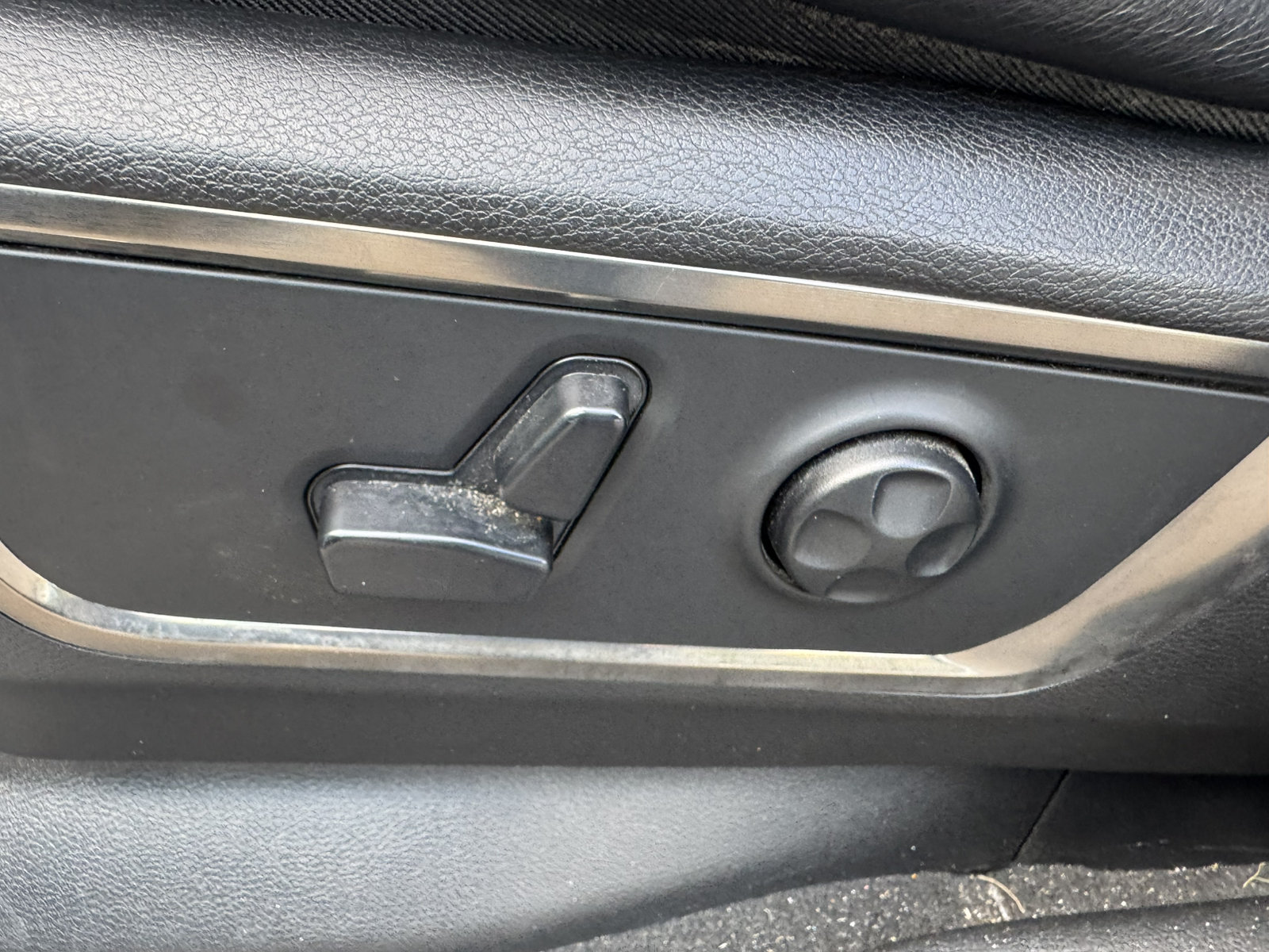 Used 2019 RAM 1500 Limited RWD image 11
