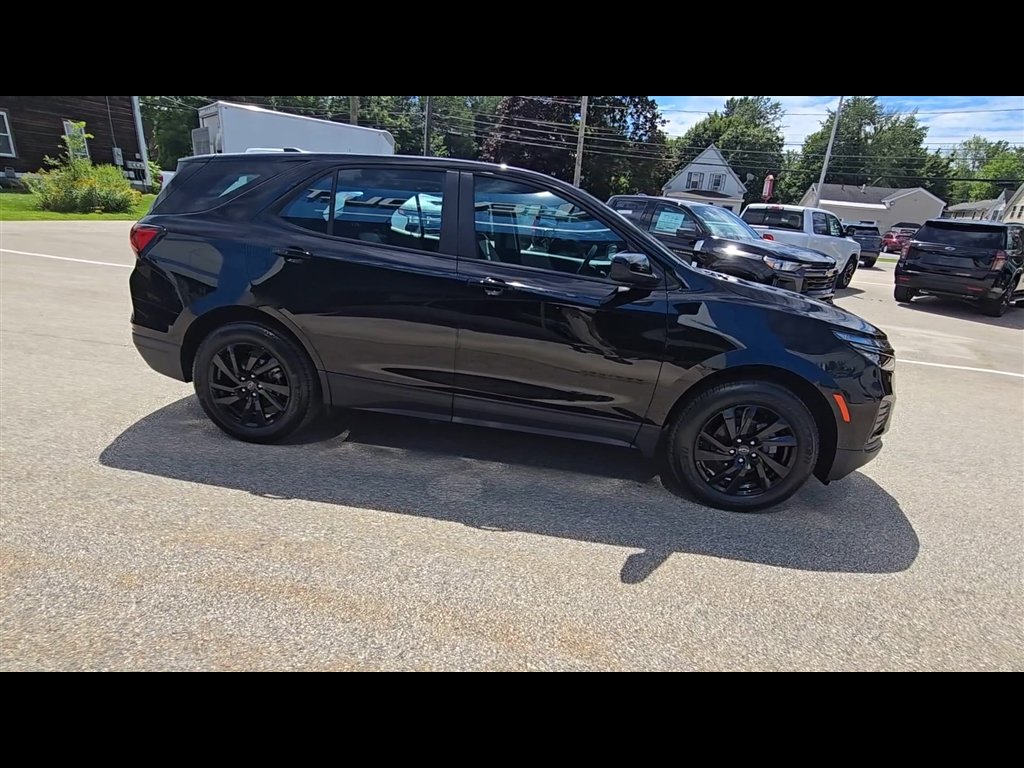 Used 2024 Chevrolet Equinox LS w/ Midnight Edition AWD/4WD image 9