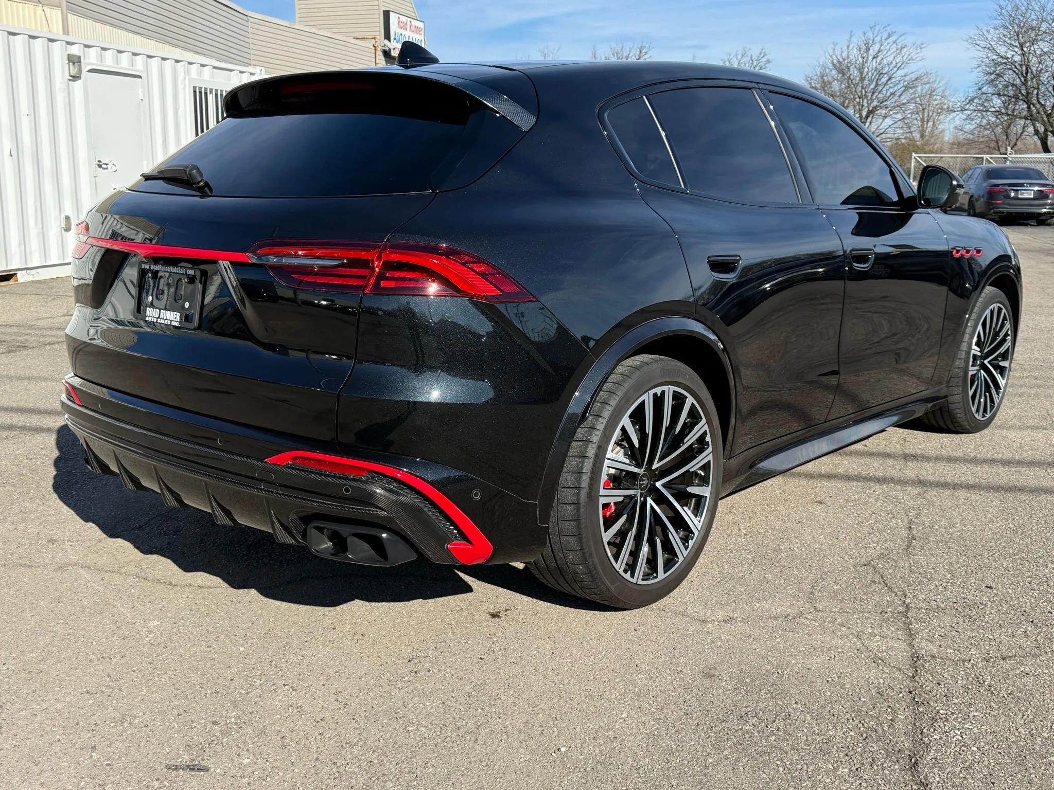 Used 2024 Maserati Grecale Trofeo image 16