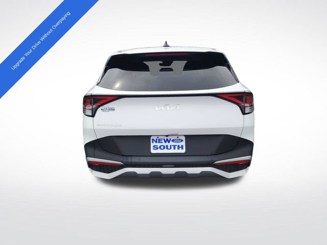 Used 2025 Kia Sportage EX FWD image 4