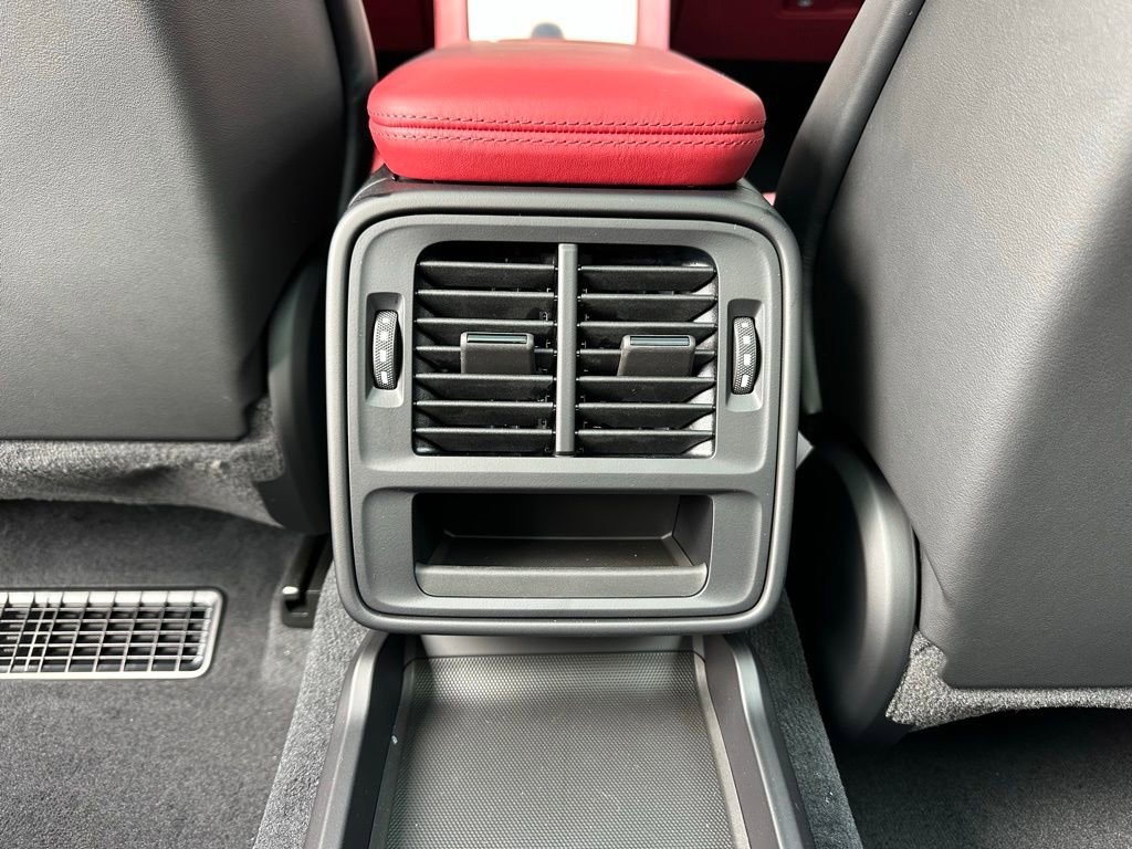 Used 2026 Porsche Taycan image 39