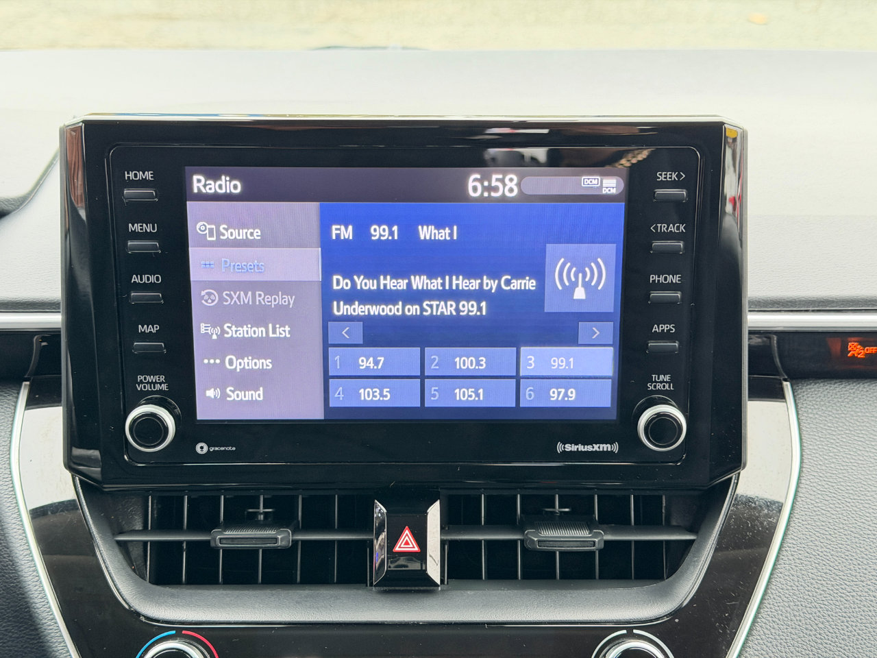 Used 2022 Toyota Corolla LE image 45