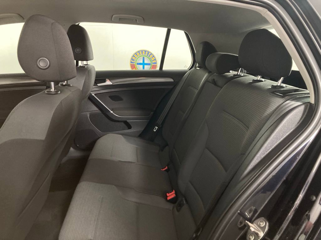 Used 2018 Volkswagen Golf S image 14