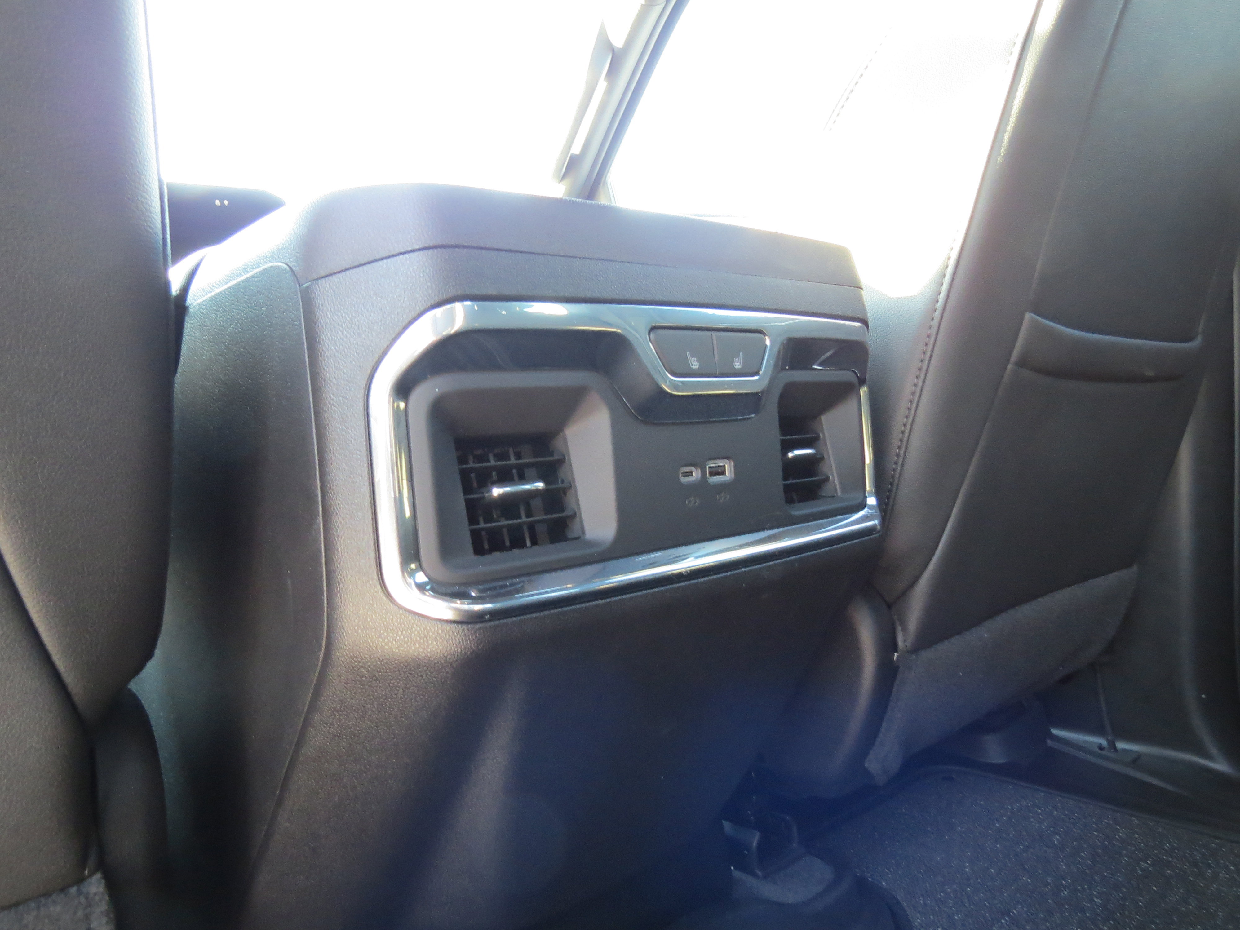 Used 2024 Chevrolet Silverado 1500 High Country w/ Technology Package AWD/4WD image 16