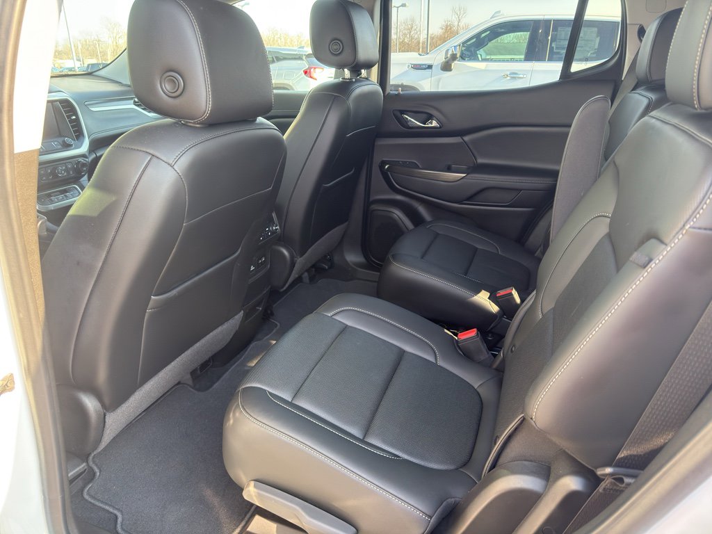 Used 2021 GMC Acadia SLT w/ Technology Package image 10