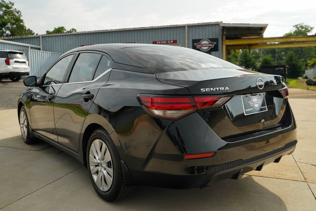 Used 2025 Nissan Sentra S w/ Lighting Package FWD image 4