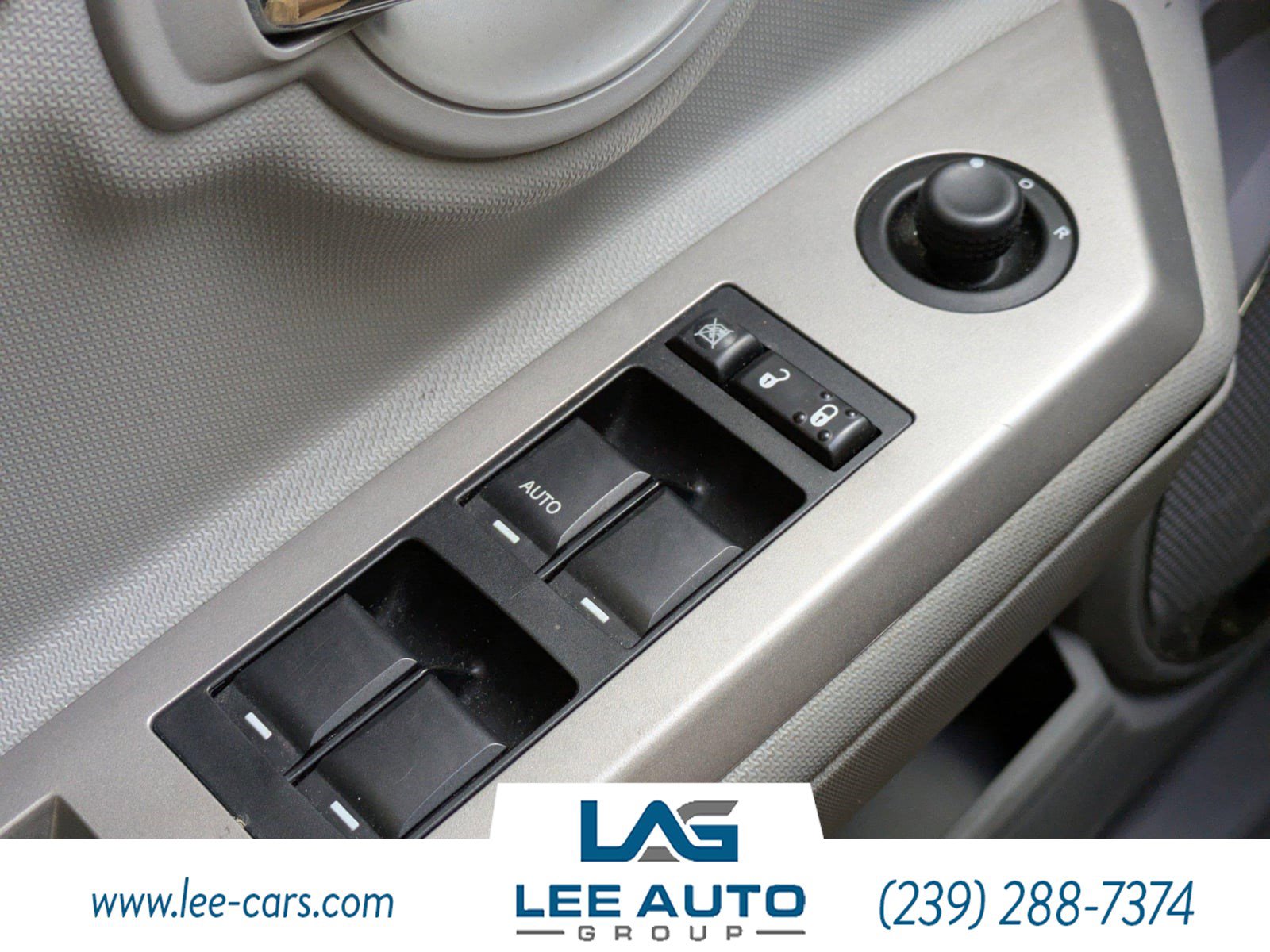 Used 2008 Dodge Avenger SXT image 16