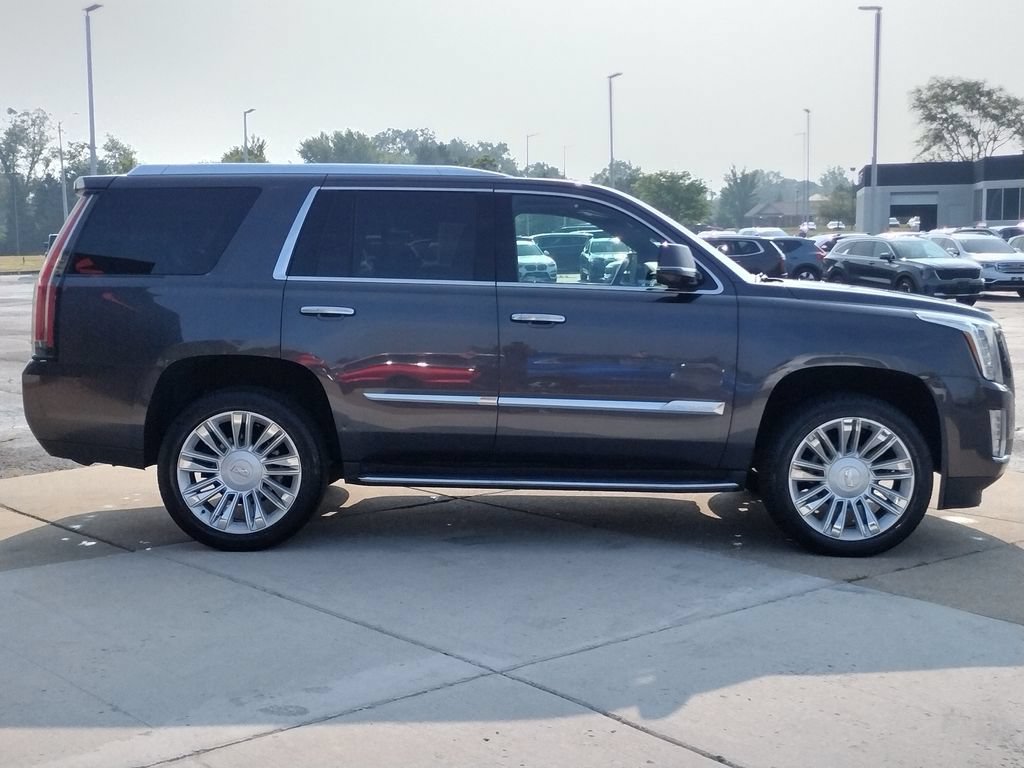 Used 2016 Cadillac Escalade Platinum AWD/4WD image 4