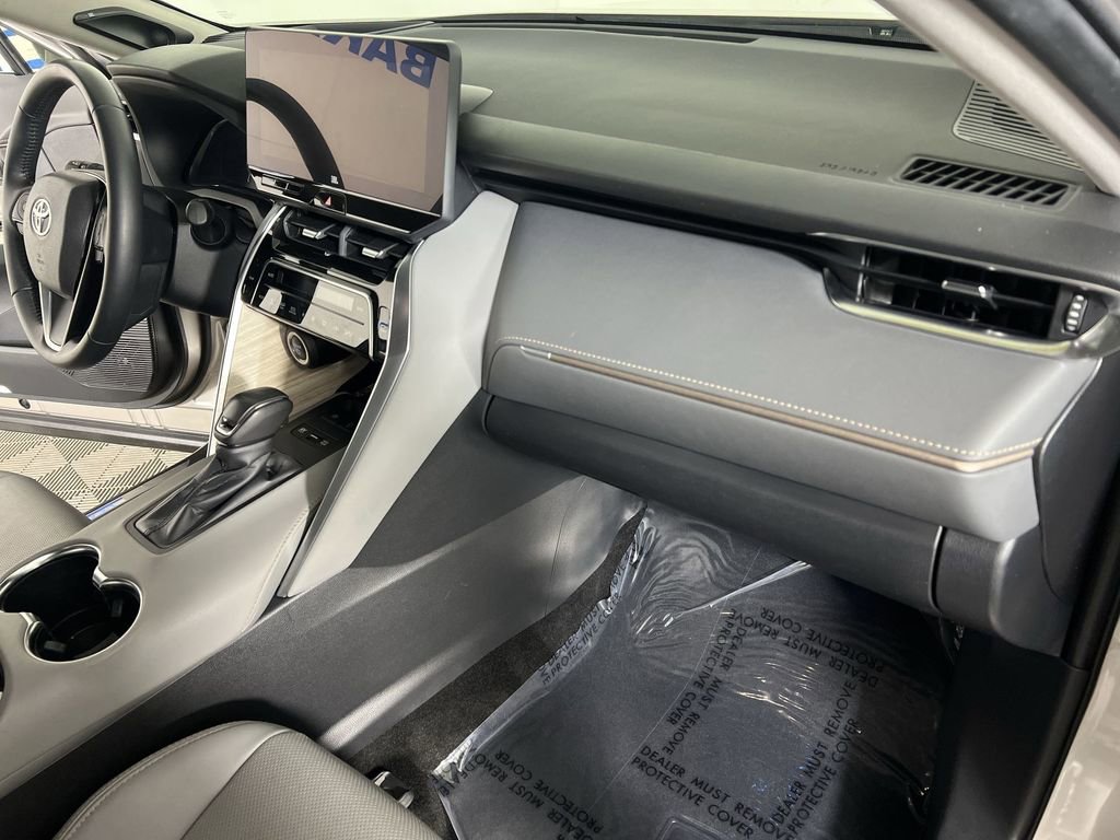 Used 2024 Toyota Venza Limited image 27