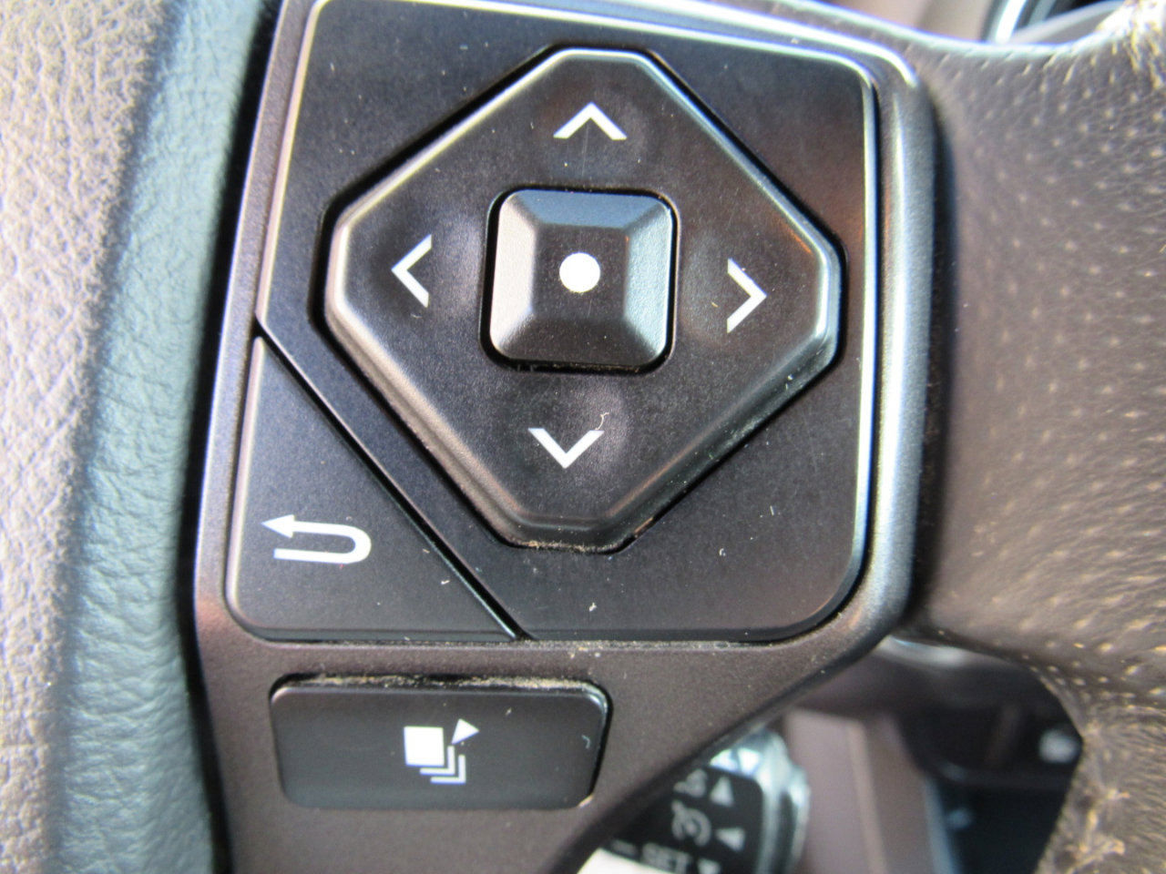 Used 2017 Toyota Tacoma TRD Off-Road image 13