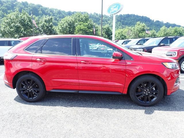 Certified 2024 Ford Edge ST-Line AWD/4WD image 9
