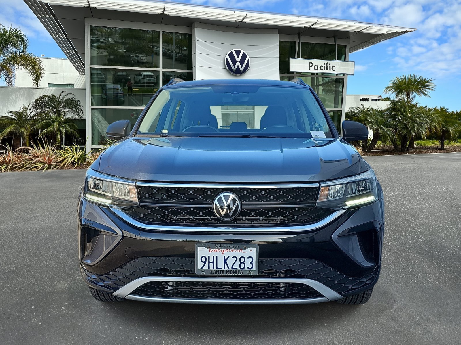 Used 2023 Volkswagen Taos S FWD image 2
