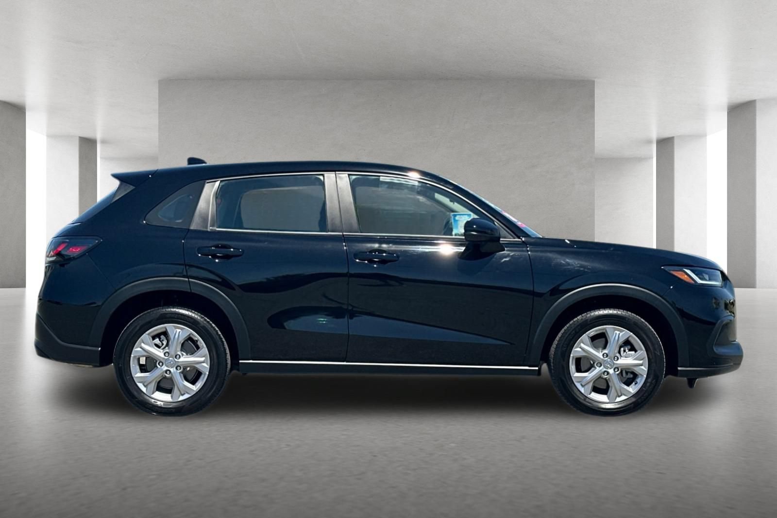 Used 2024 Honda HR-V LX image 3