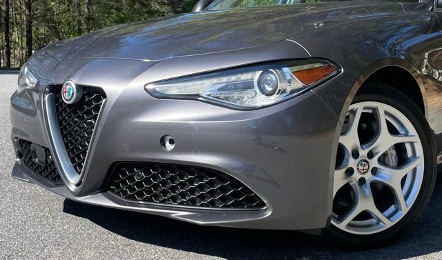 Used 2019 Alfa Romeo Giulia Ti AWD/4WD image 3