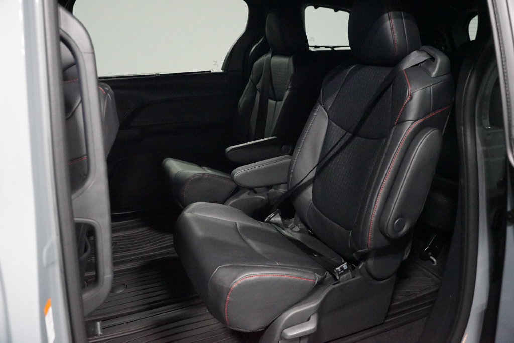 New 2026 Toyota Sienna XSE FWD image 31