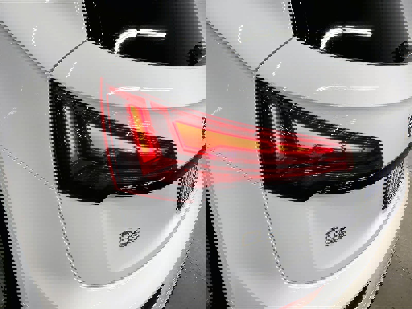 Used 2025 Audi Q5 2.0T Premium w/ Convenience Plus Package image 32