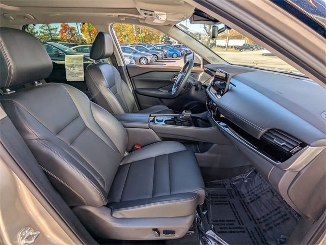 Used 2023 Nissan Rogue SL w/ SL Premium Package image 24