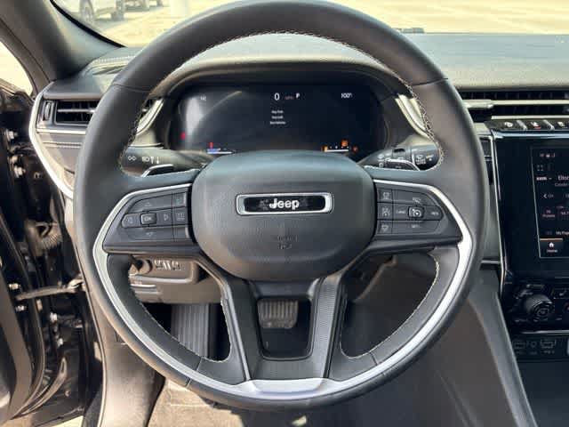 Used 2023 Jeep Grand Cherokee Altitude RWD image 14