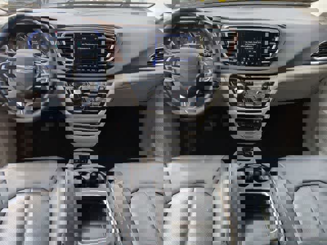 Used 2018 Chrysler Pacifica Touring-L Plus w/ Advanced Safetytec Group image 15