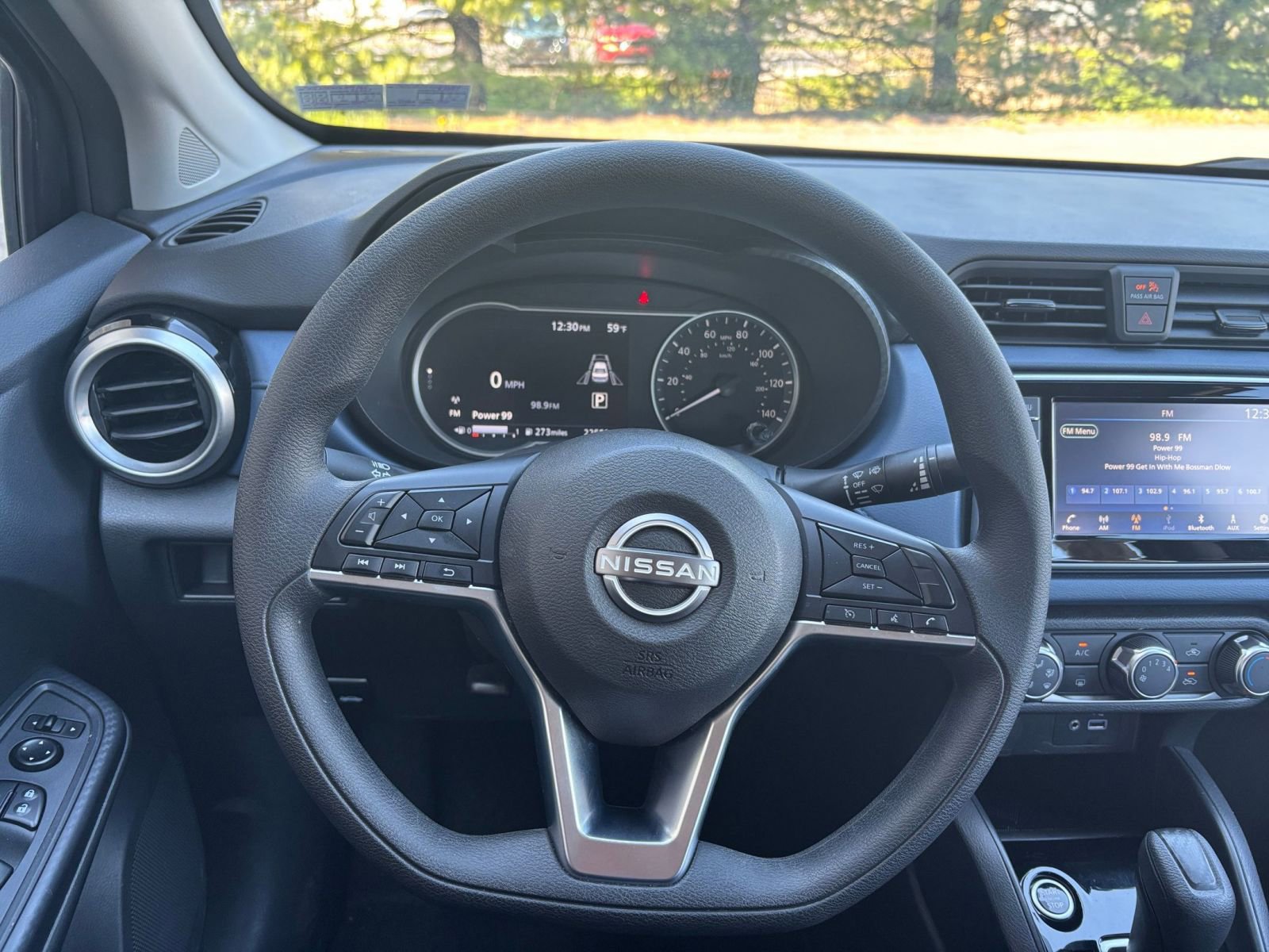 Used 2025 Nissan Versa SV FWD image 28