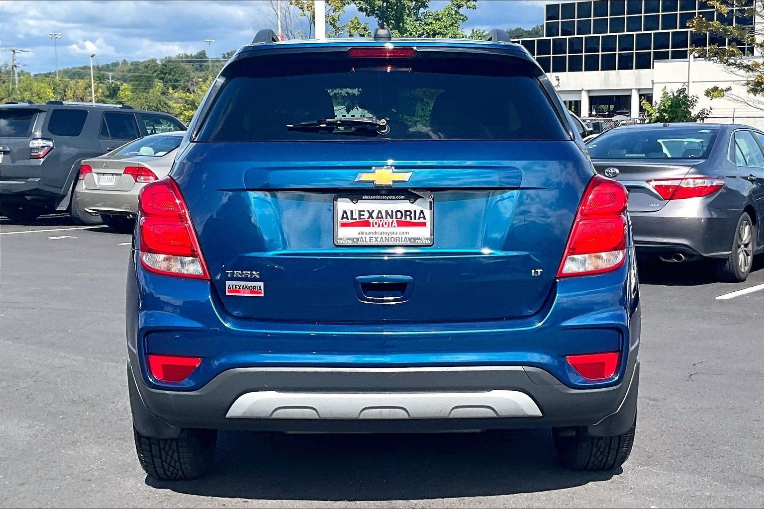 Used 2020 Chevrolet Trax LT w/ LT Convenience Package FWD image 4