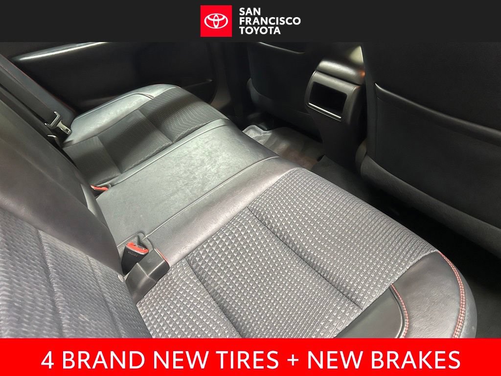 Used 2015 Toyota Camry SE FWD image 18