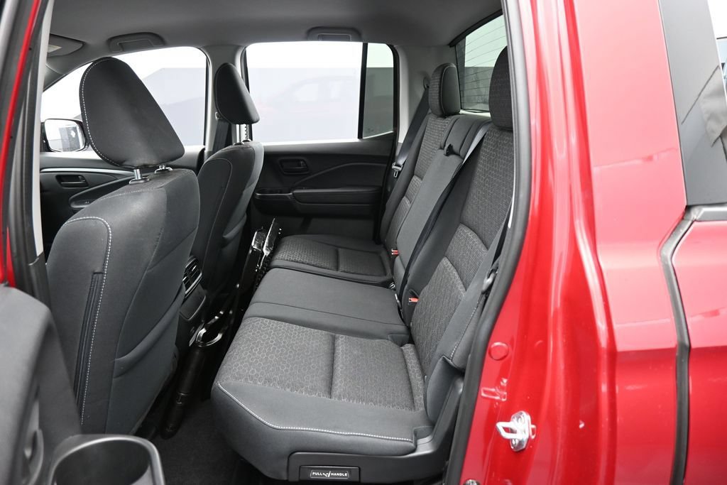 Used 2025 Honda Ridgeline Sport image 25