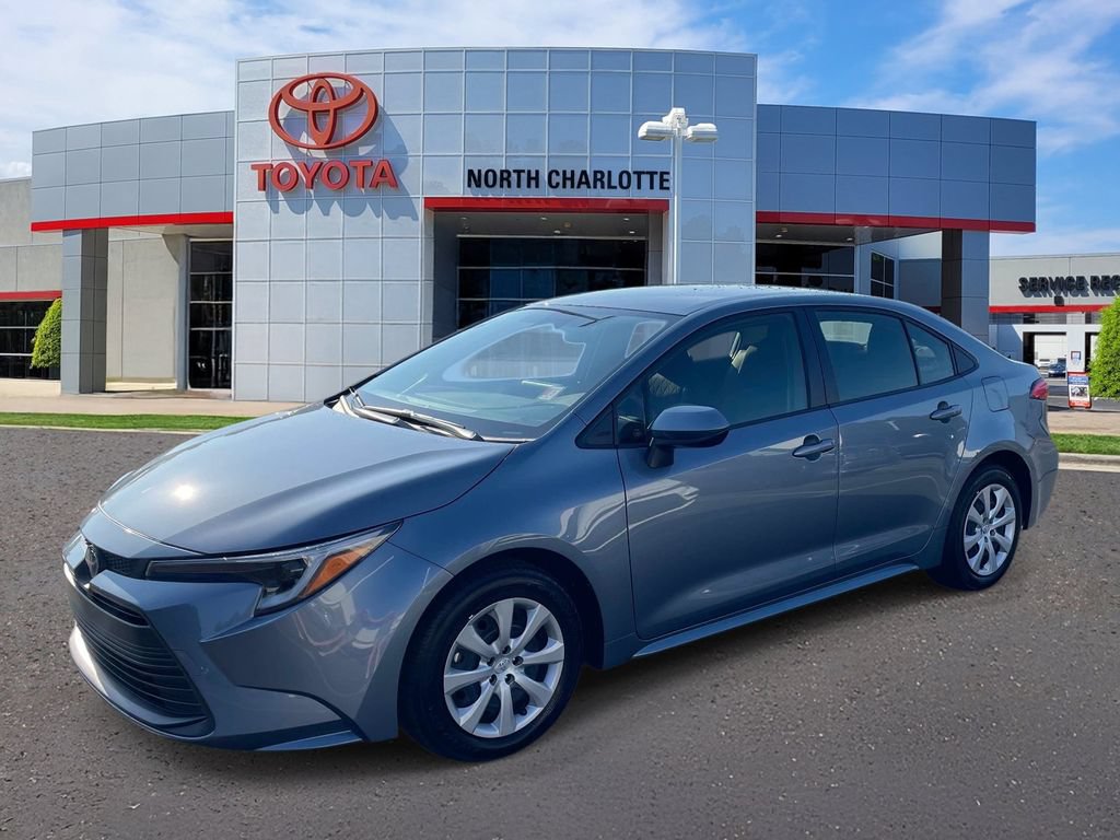 Used 2025 Toyota Corolla LE FWD image 5