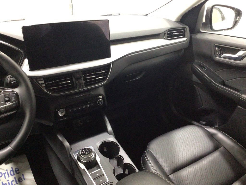 Used 2024 Ford Escape Platinum image 30