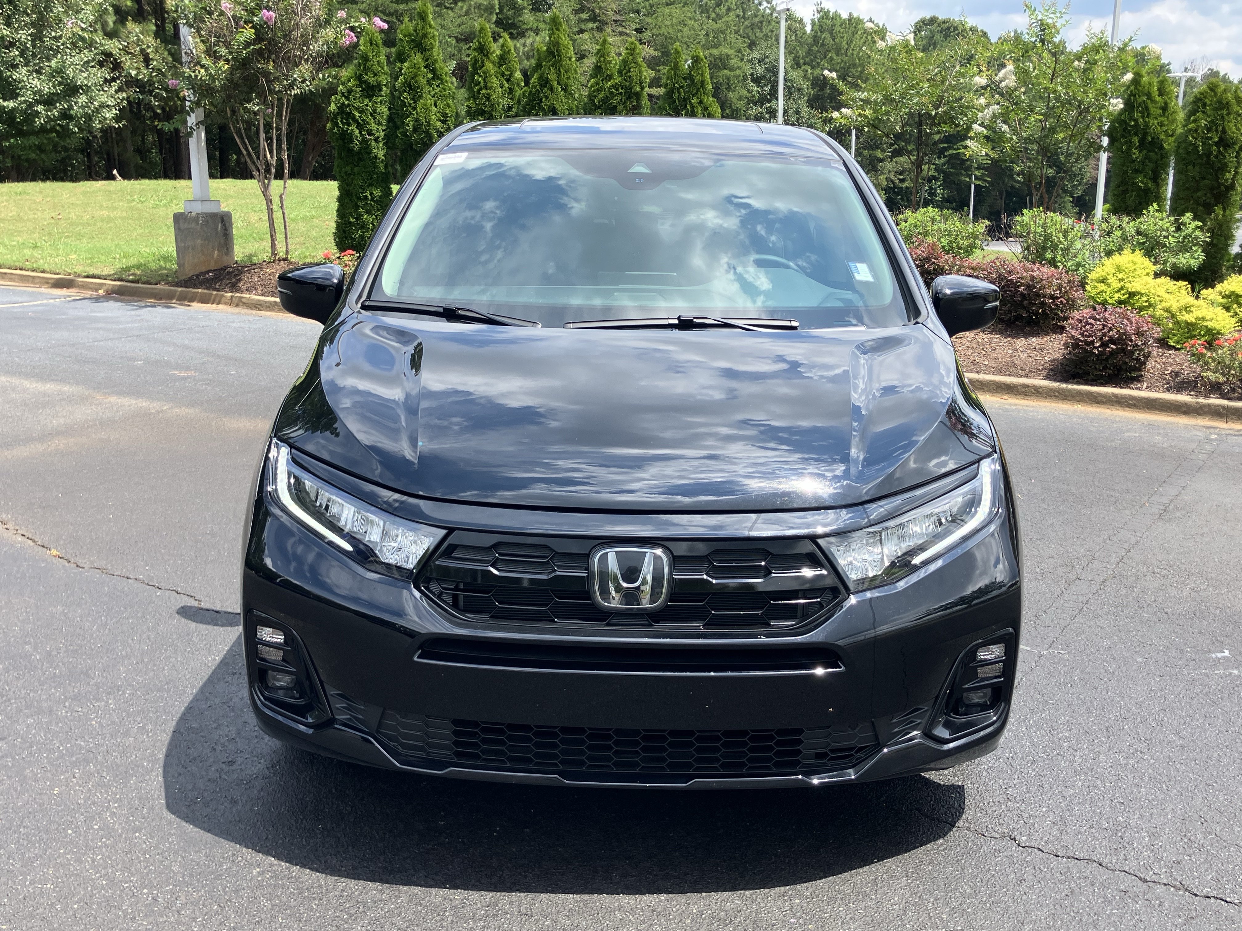 Used 2026 Honda Odyssey Elite image 3