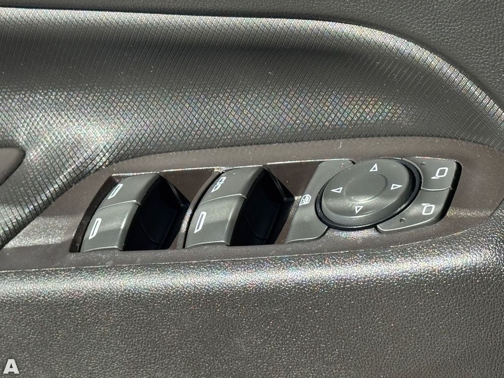 Used 2022 Chevrolet Equinox RS FWD image 27