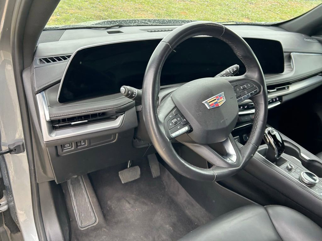 Used 2024 Cadillac XT4 Premium Luxury FWD image 12