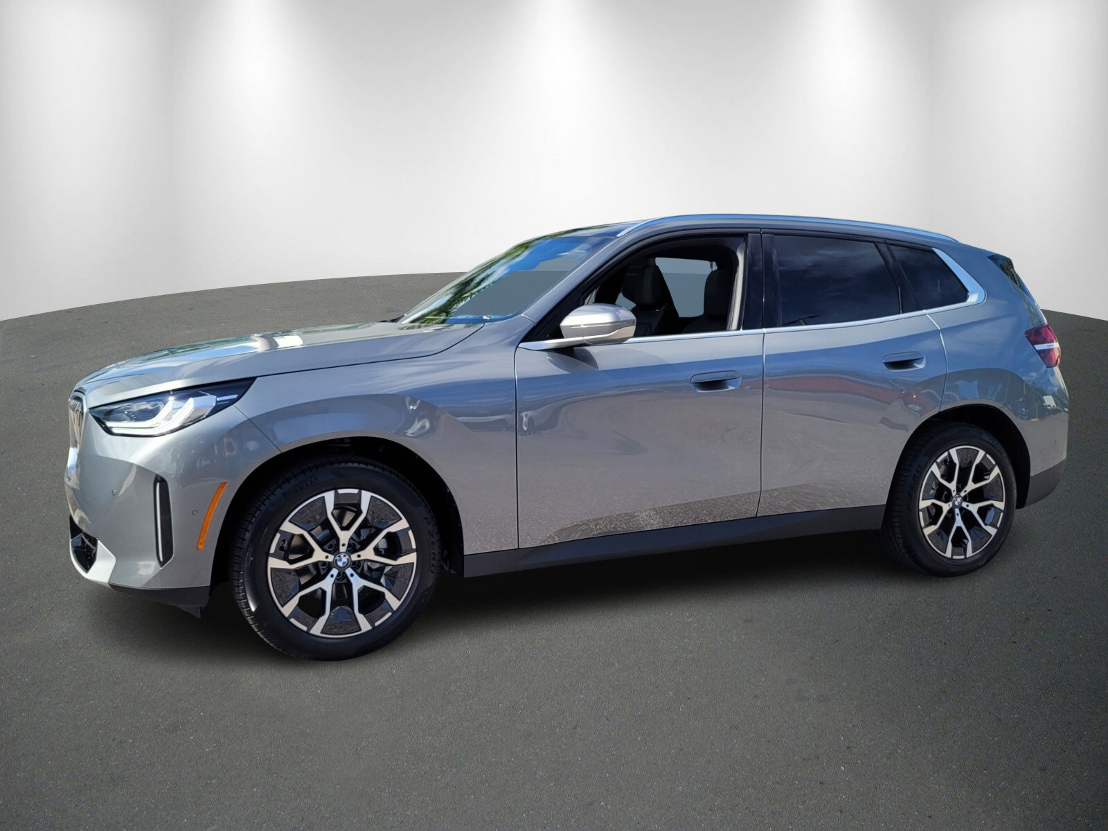 New 2025 BMW X3 xDrive30i w/ Convenience Package image 3