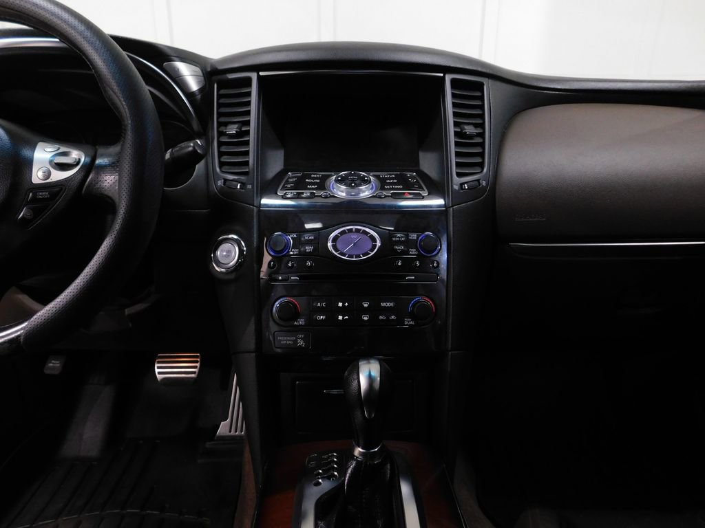 Used 2010 INFINITI FX35 AWD w/ Technology Pkg image 46