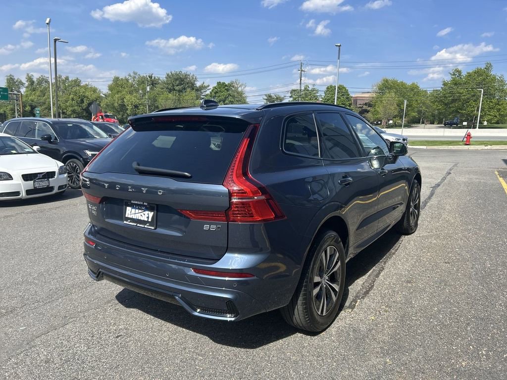 Certified 2024 Volvo XC60 B5 Core w/ Climate Package AWD/4WD image 8