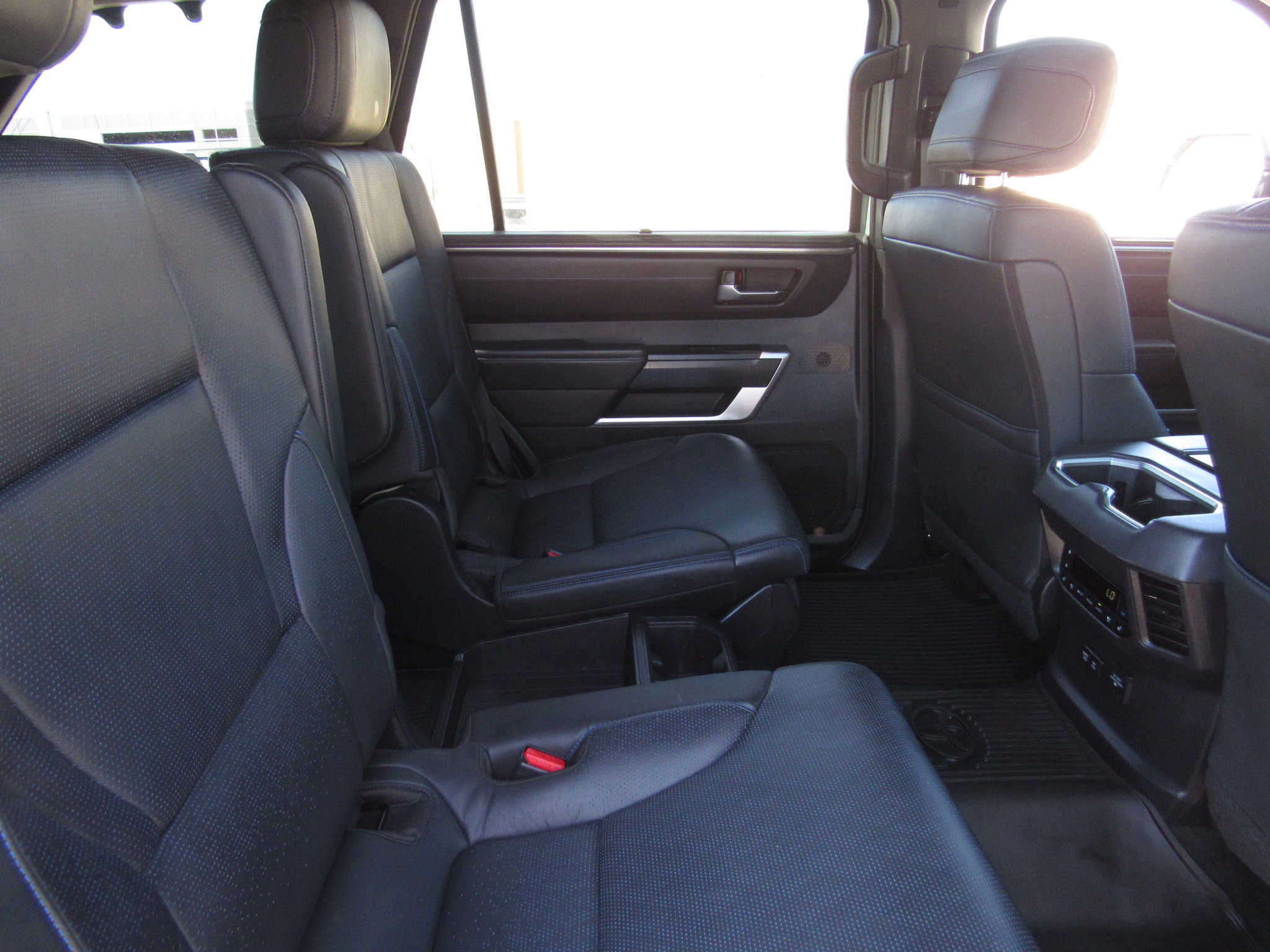 Used 2024 Toyota Sequoia Platinum image 11