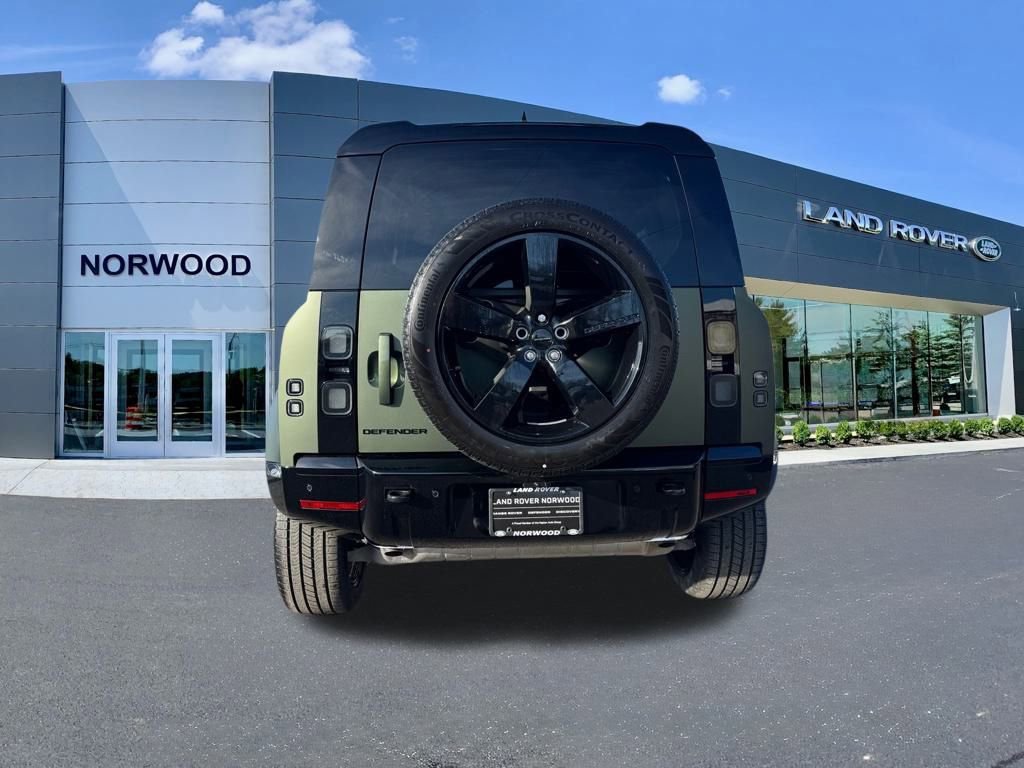 New 2026 Land Rover Defender 110 X-Dynamic SE image 5