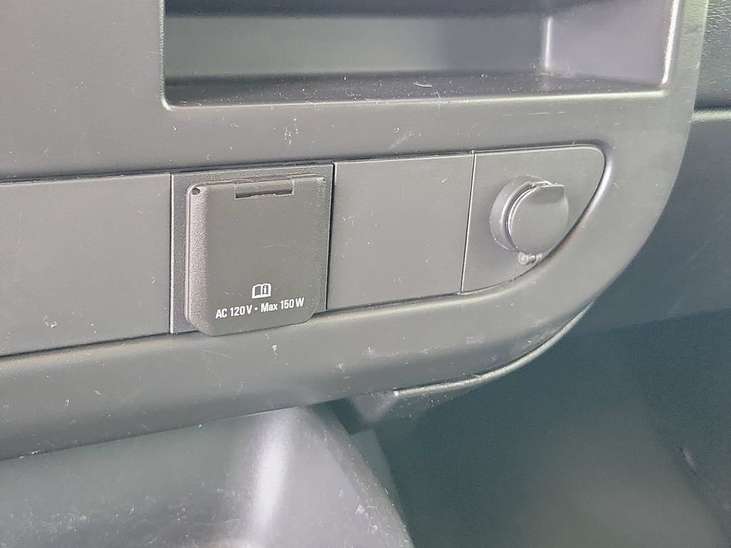 Used 2017 Chevrolet Express 2500 RWD image 23