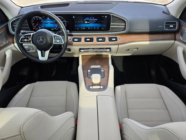 Used 2022 Mercedes-Benz GLS 450 4MATIC image 2