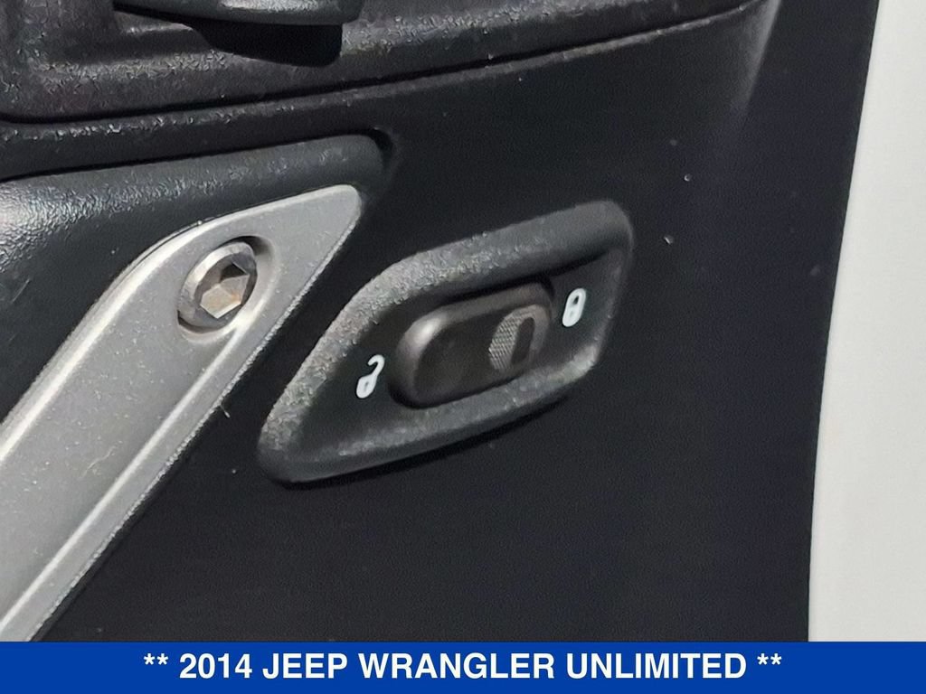 Used 2014 Jeep Wrangler Unlimited Sahara w/ Connectivity Group AWD/4WD image 11