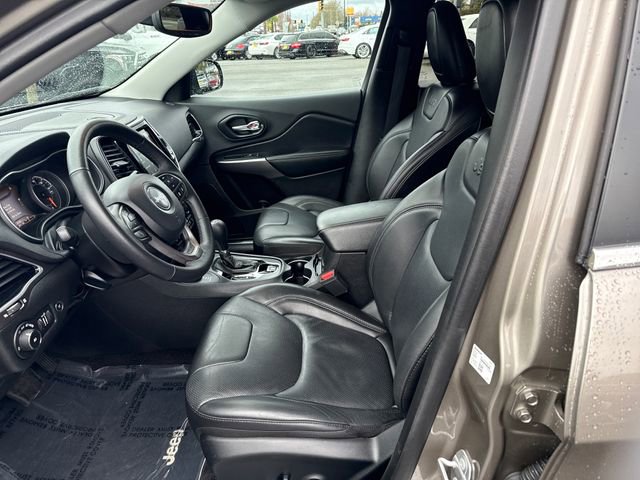 Used 2019 Jeep Cherokee Limited w/ Technology Group image 16