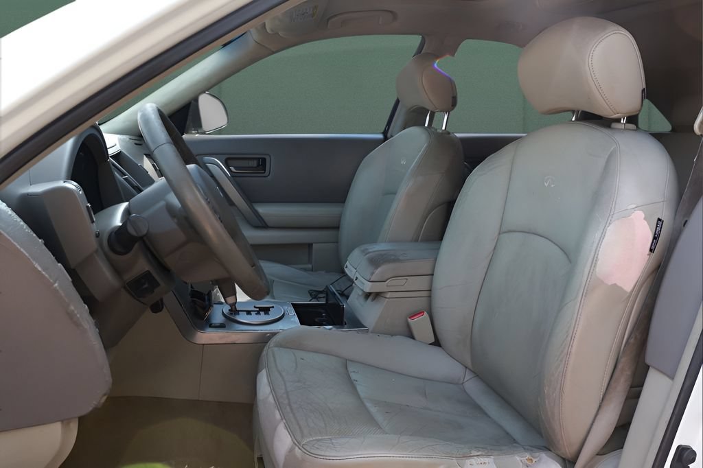 Used 2005 INFINITI FX35 AWD w/ (U01) Technology Pkg image 2